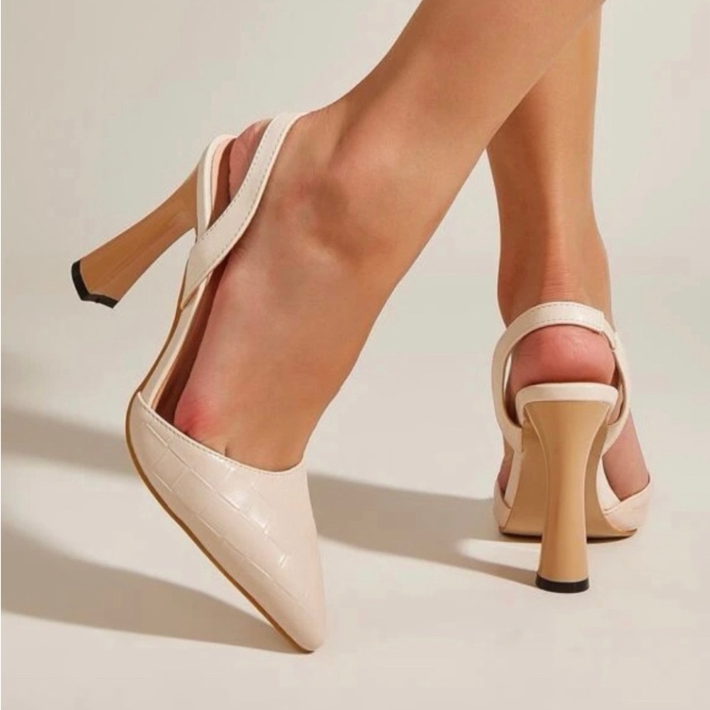 High heel sandals in cream!